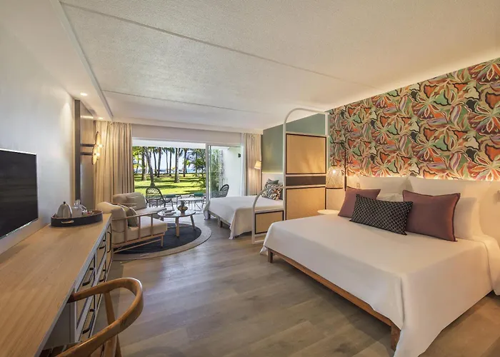 Victoria Beachcomber Resort & Spa