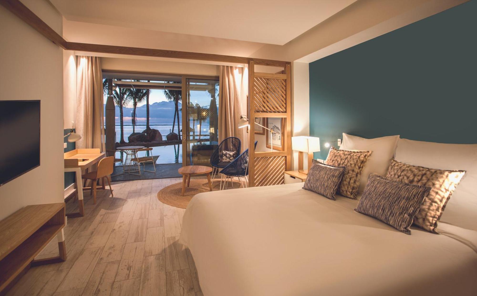 Victoria Beachcomber & Hotel Pointe aux Piments