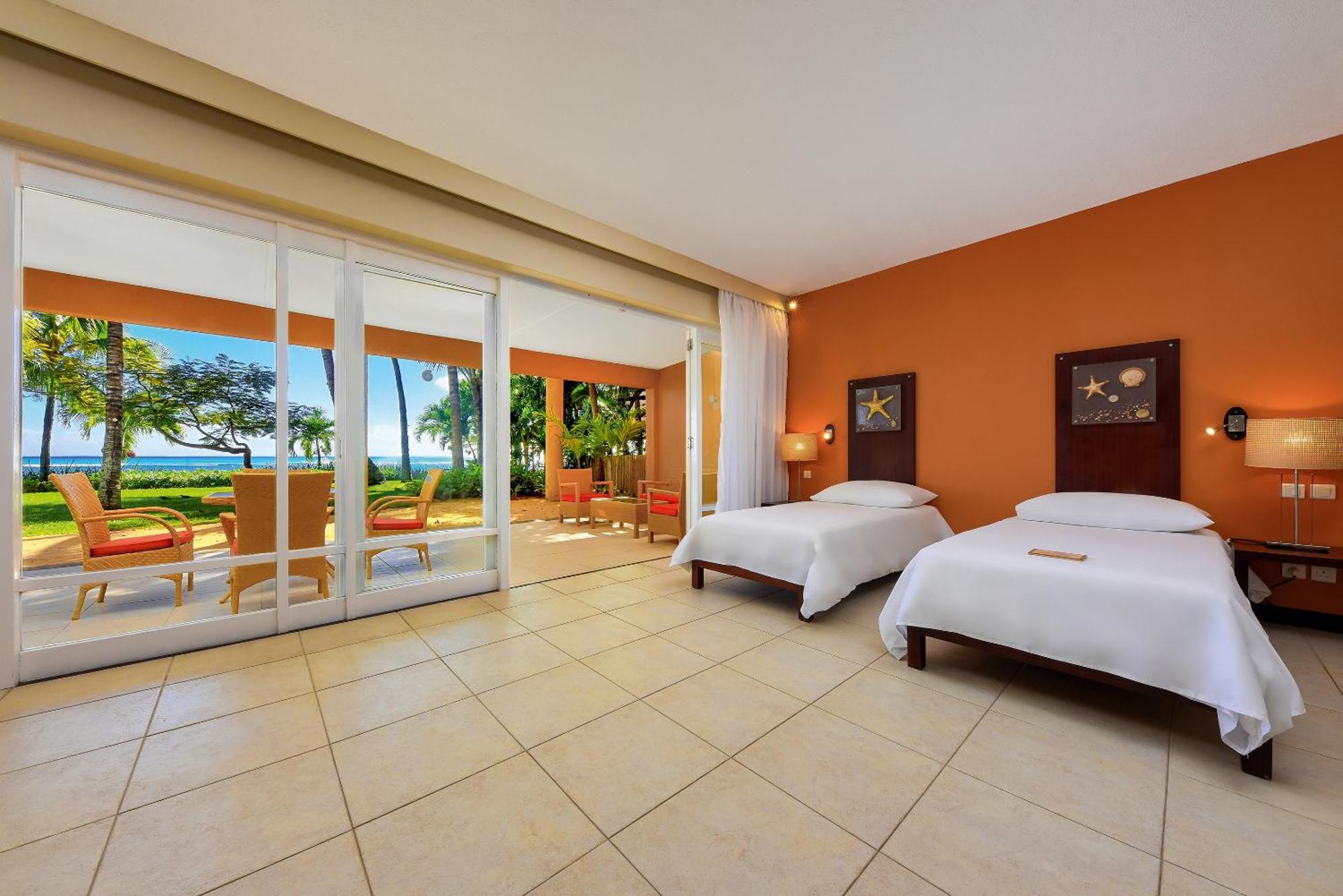 Victoria Beachcomber & Hotel