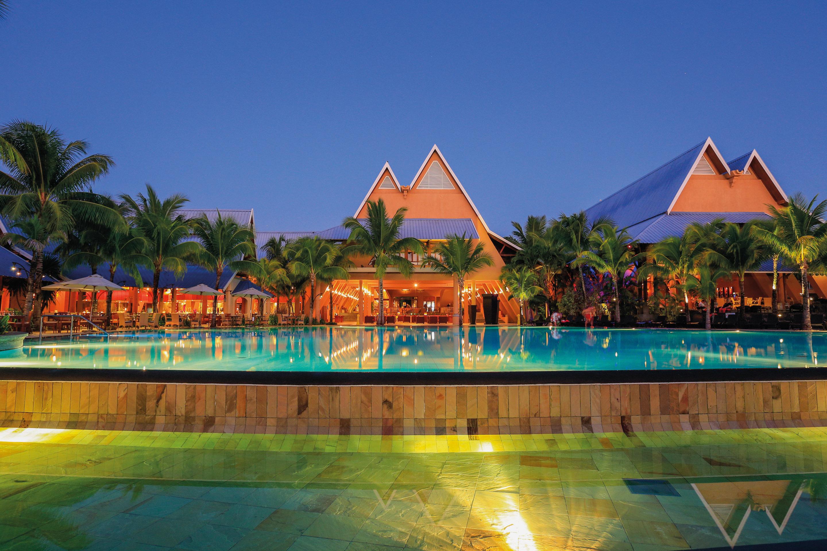 Victoria Beachcomber & 4* Pointe aux Piments